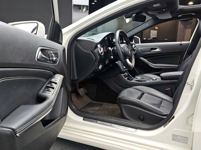 2018 Mercedes-Benz A-Class A200 photo 10