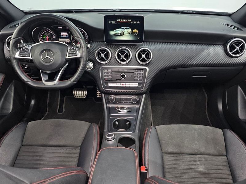 2018 Mercedes-Benz A-Class A200 AMG Line photo 7