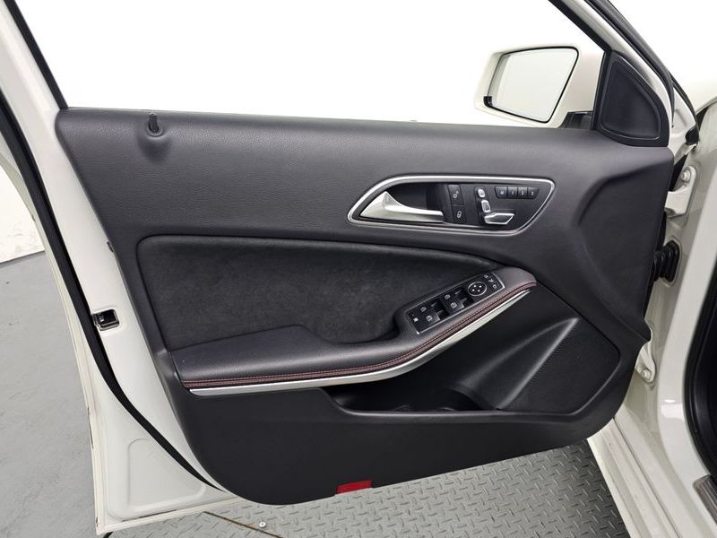 2018 Mercedes-Benz A-Class A200 AMG Line photo 24