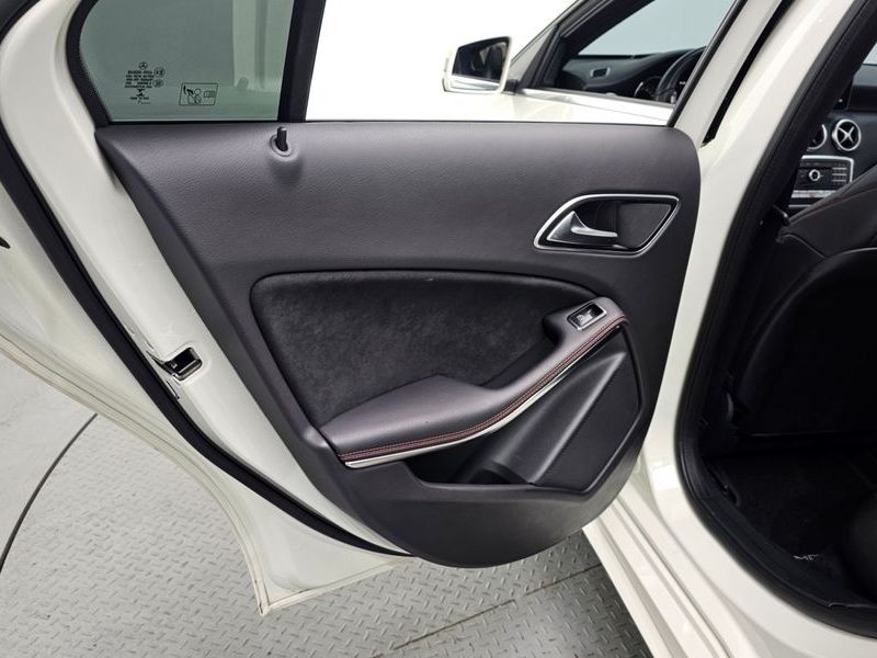 2018 Mercedes-Benz A-Class A200 AMG Line photo 25
