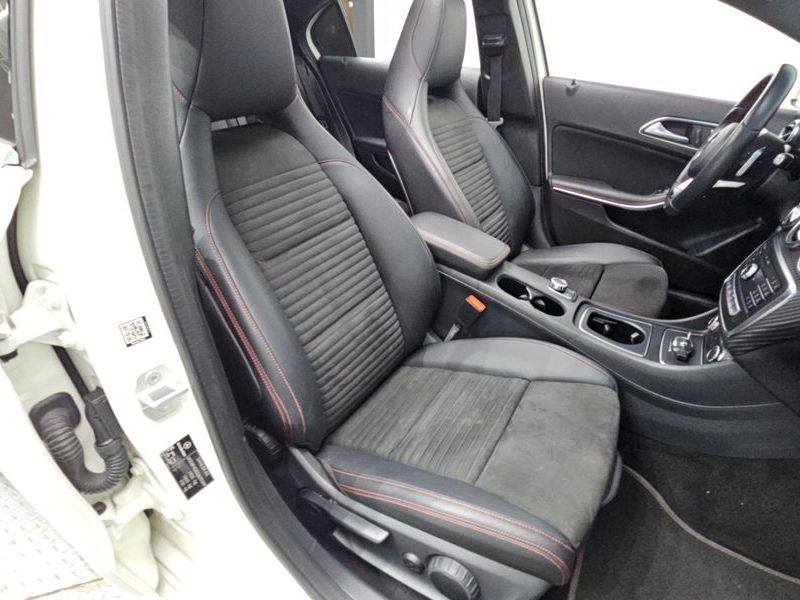 2018 Mercedes-Benz A-Class A200 AMG Line photo 26
