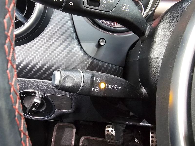 2018 Mercedes-Benz A-Class A200 AMG Line photo 28