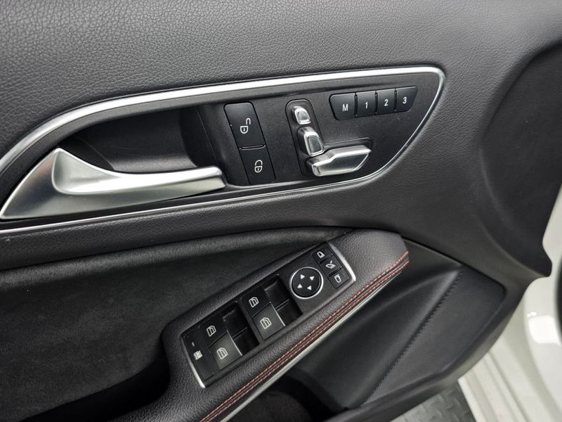 2018 Mercedes-Benz A-Class A200 AMG Line photo 29