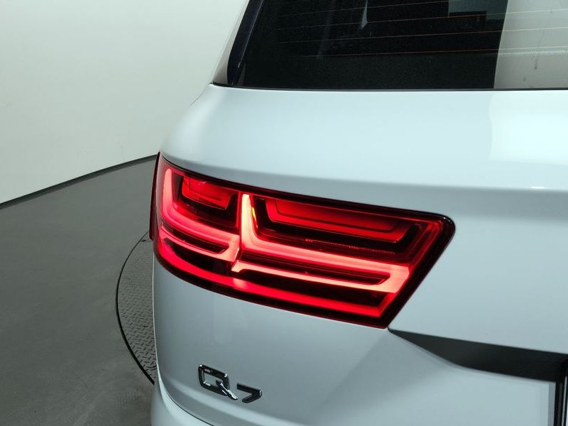 2019 Audi Q7 45 TFSI Quattro photo 23