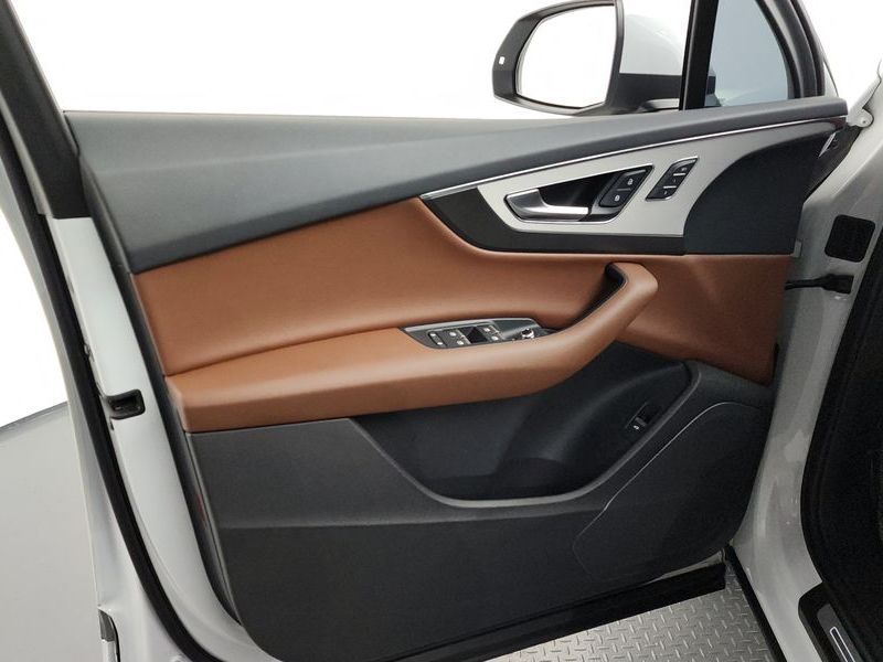 2019 Audi Q7 45 TFSI Quattro photo 24