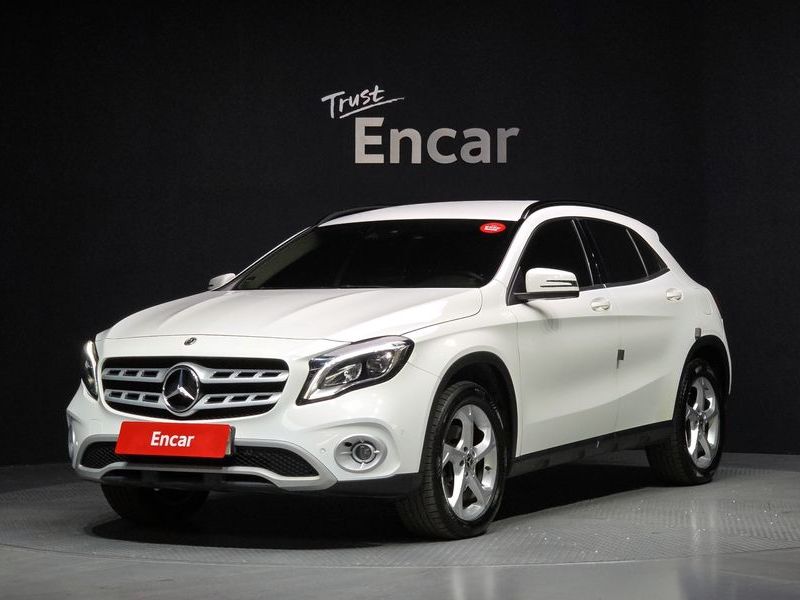 2019 Mercedes-Benz A-Class GLA220 photo 1