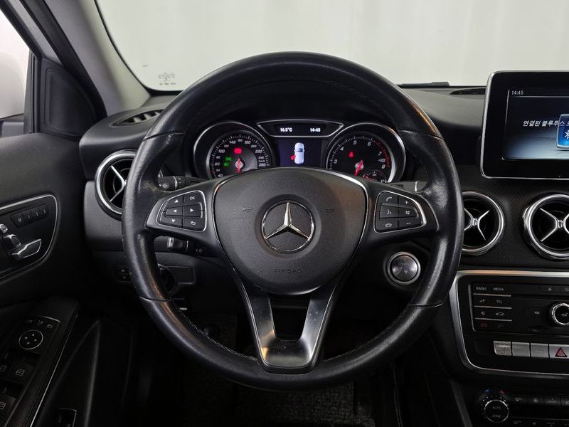 2019 Mercedes-Benz A-Class GLA220 photo 12