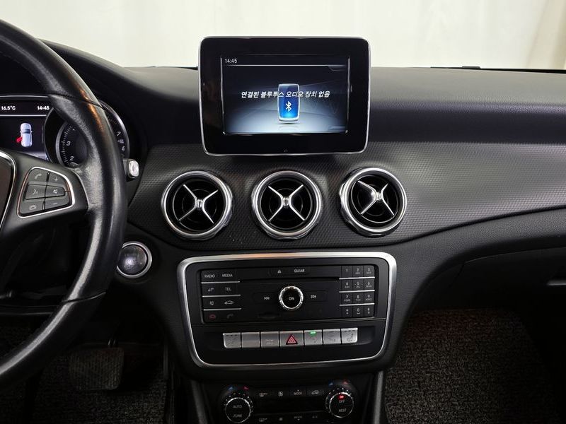 2019 Mercedes-Benz A-Class GLA220 photo 13