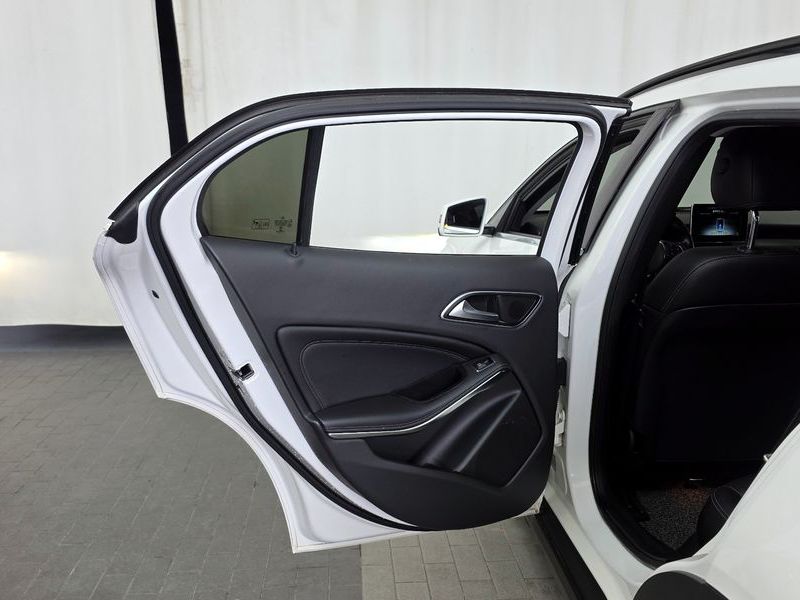 2019 Mercedes-Benz A-Class GLA220 photo 25