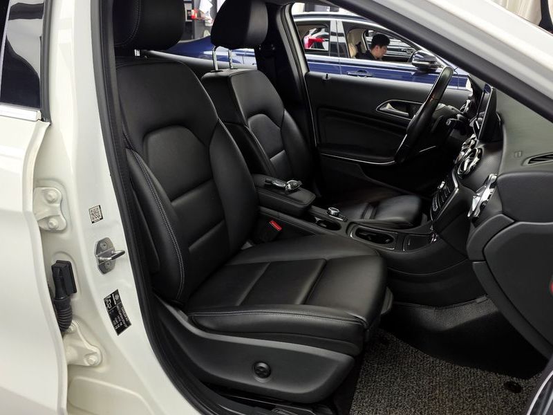 2019 Mercedes-Benz A-Class GLA220 photo 26