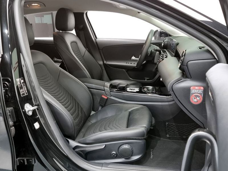 2019 Mercedes-Benz A-Class A220 Hatchback photo 11