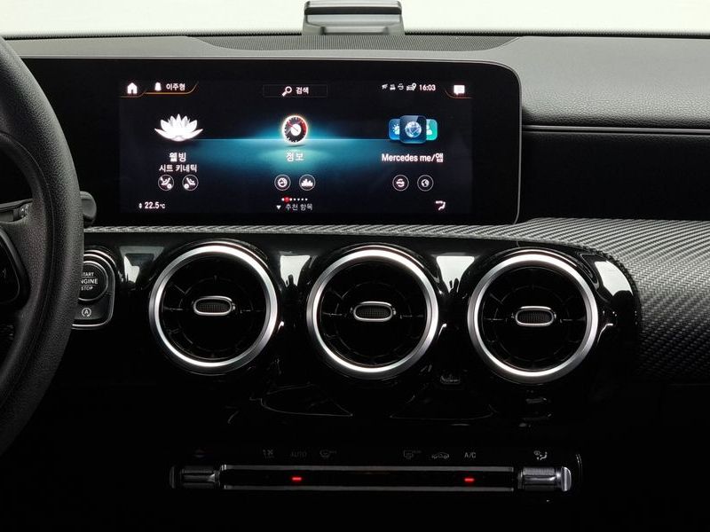 2019 Mercedes-Benz A-Class A220 Hatchback photo 14