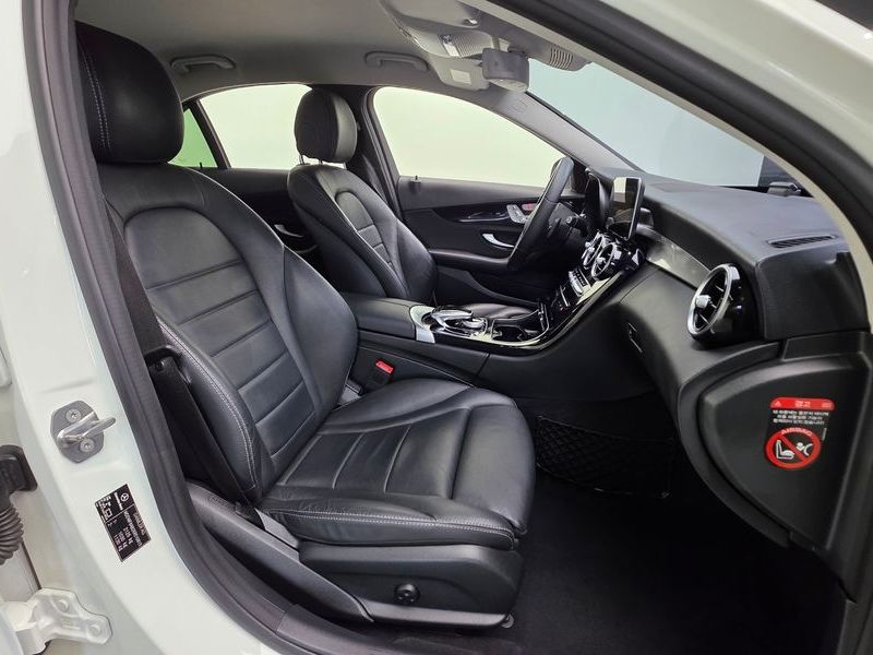 2019 Mercedes-Benz C-Class C200 photo 10