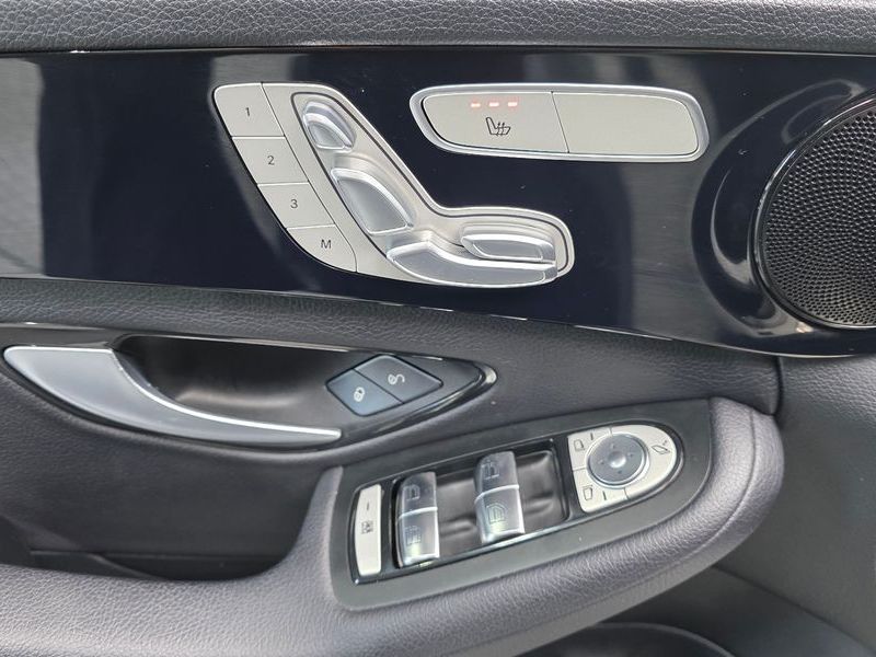2019 Mercedes-Benz C-Class C200 photo 12