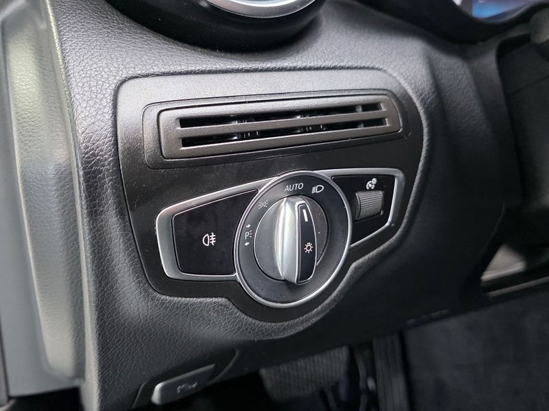 2019 Mercedes-Benz C-Class C200 photo 13