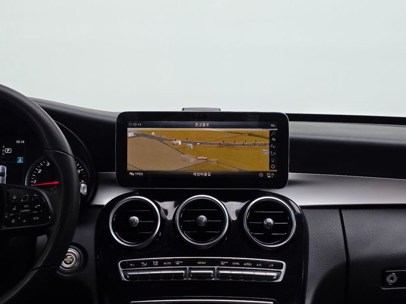 2019 Mercedes-Benz C-Class C200 photo 16