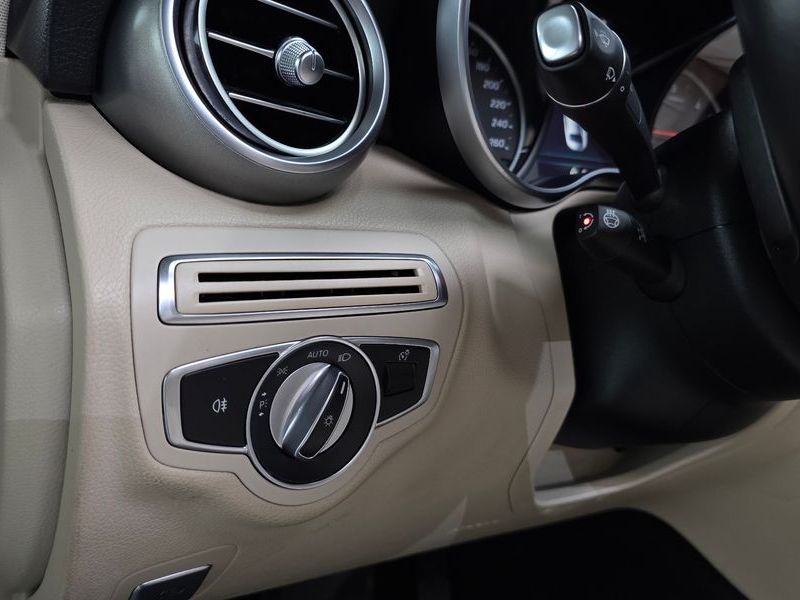 2019 Mercedes-Benz C-Class C220 d Avantgarde photo 18