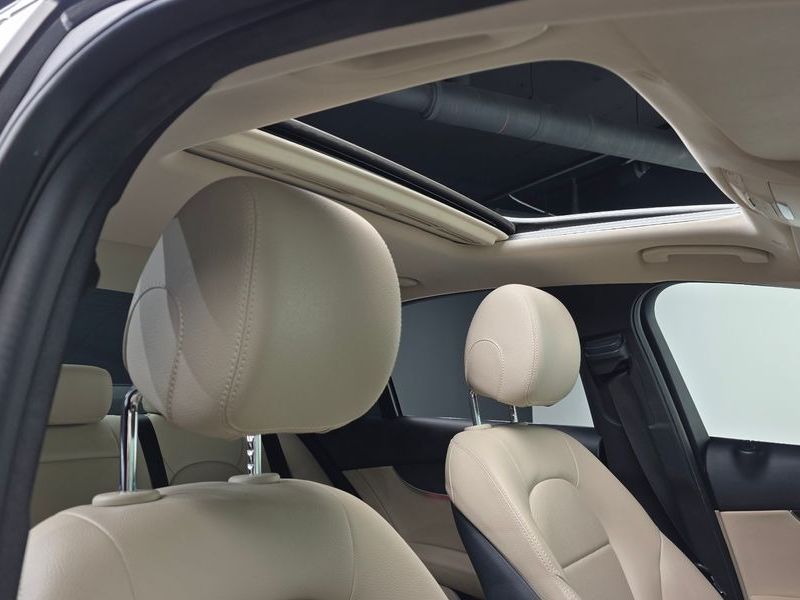 2019 Mercedes-Benz C-Class C220 d Avantgarde photo 19