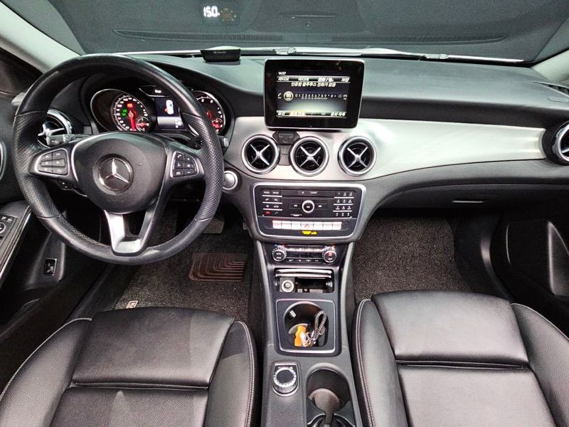 2019 Mercedes-Benz A-Class GLA220 Premium photo 7