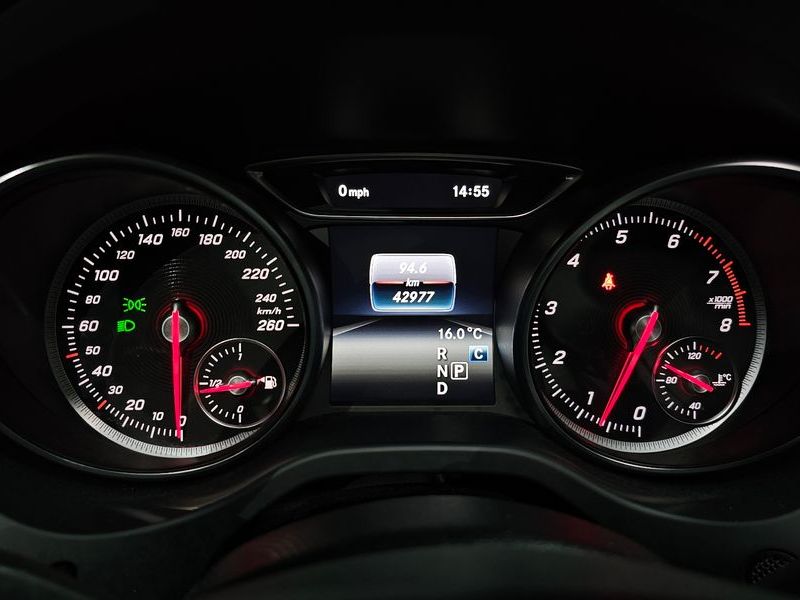 2019 Mercedes-Benz A-Class GLA220 Premium photo 8