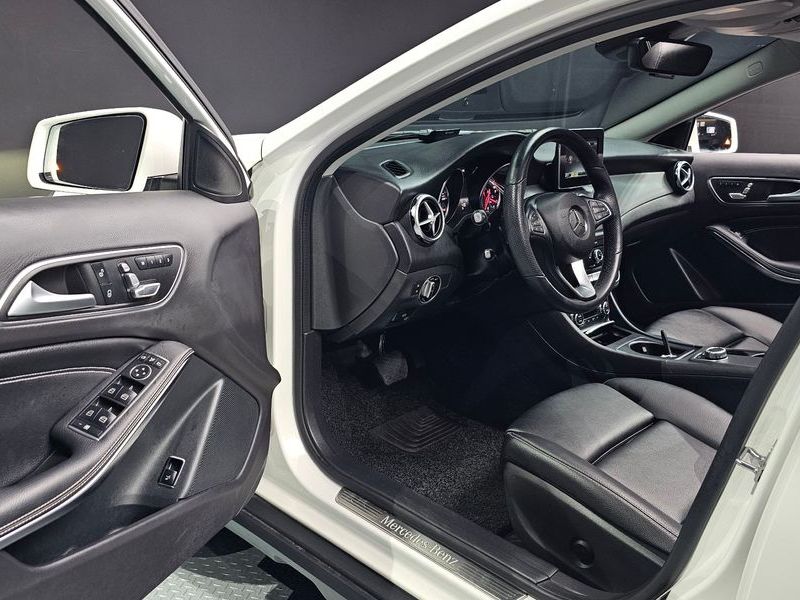 2019 Mercedes-Benz A-Class GLA220 Premium photo 12