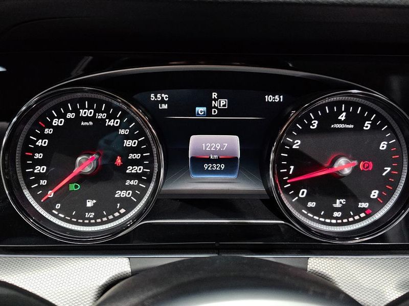2019 Mercedes-Benz E-Class E300 Avantgarde photo 8