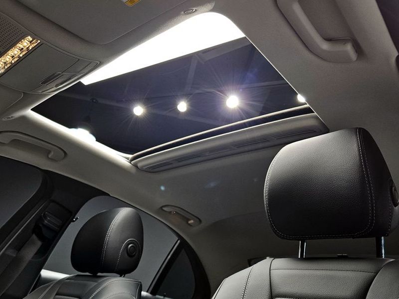 2019 Mercedes-Benz E-Class E300 Avantgarde photo 17