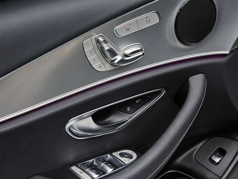 2019 Mercedes-Benz E-Class E300 Avantgarde photo 18