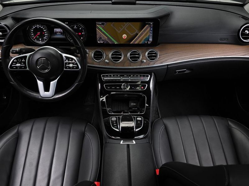 2019 Mercedes-Benz E-Class E220d 4MATIC Exclusive photo 7