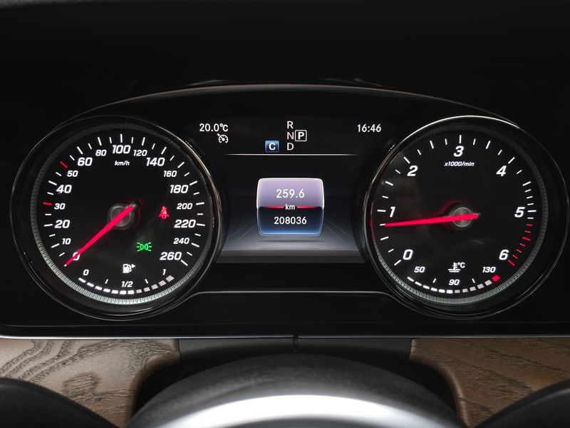 2019 Mercedes-Benz E-Class E220d 4MATIC Exclusive photo 8