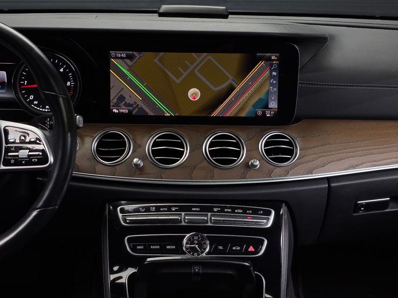2019 Mercedes-Benz E-Class E220d 4MATIC Exclusive photo 12