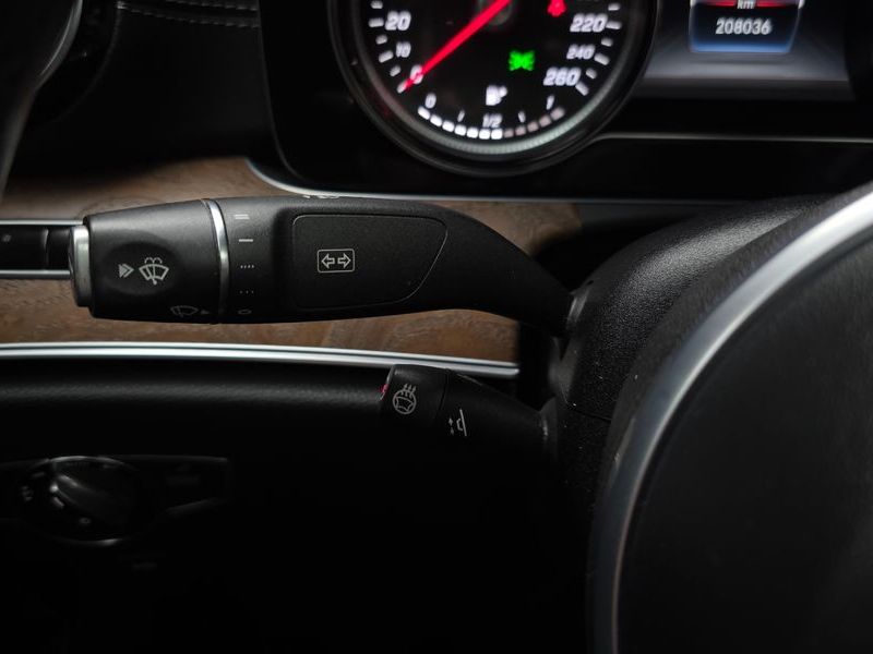 2019 Mercedes-Benz E-Class E220d 4MATIC Exclusive photo 16