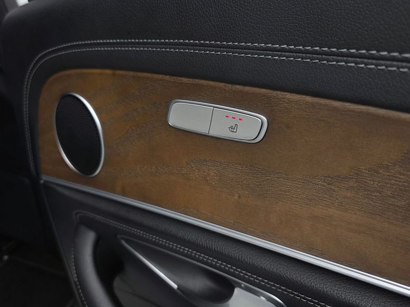 2019 Mercedes-Benz E-Class E220d 4MATIC Exclusive photo 17