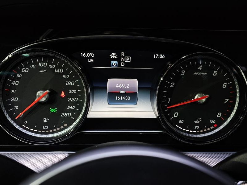 2019 Mercedes-Benz E-Class E300 Avantgarde photo 8