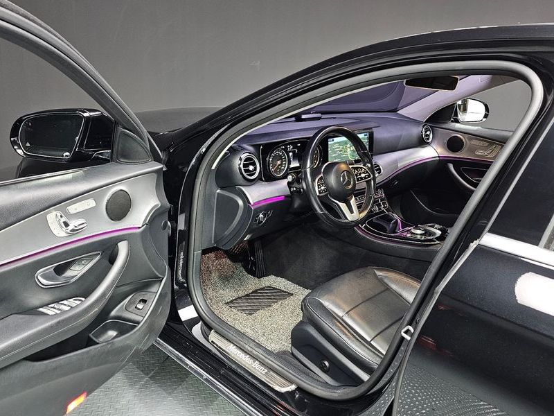 2019 Mercedes-Benz E-Class E300 Avantgarde photo 10