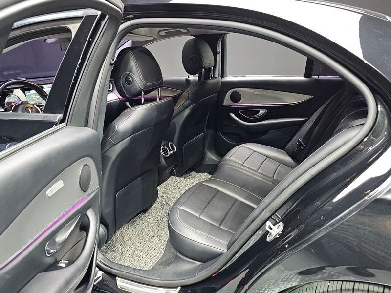 2019 Mercedes-Benz E-Class E300 Avantgarde photo 11
