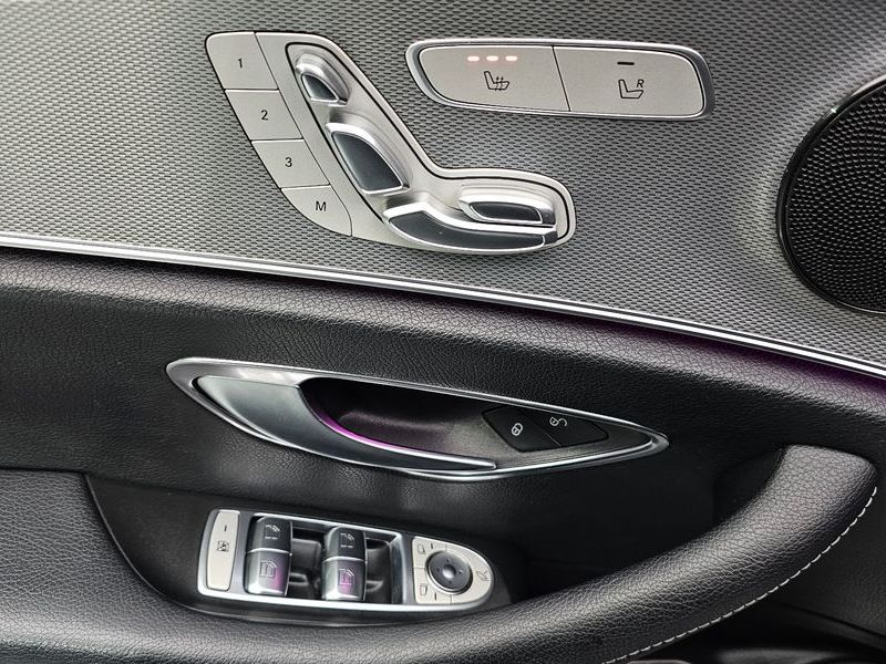2019 Mercedes-Benz E-Class E300 Avantgarde photo 12