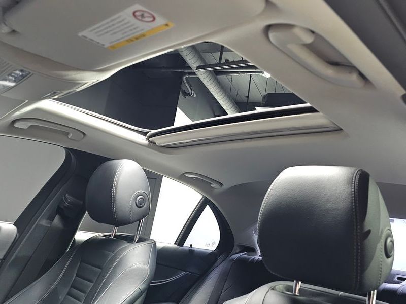 2019 Mercedes-Benz E-Class E300 Avantgarde photo 19