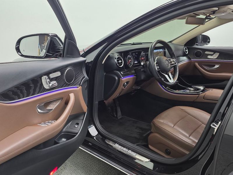2019 Mercedes-Benz E-Class E220d Avantgarde photo 10