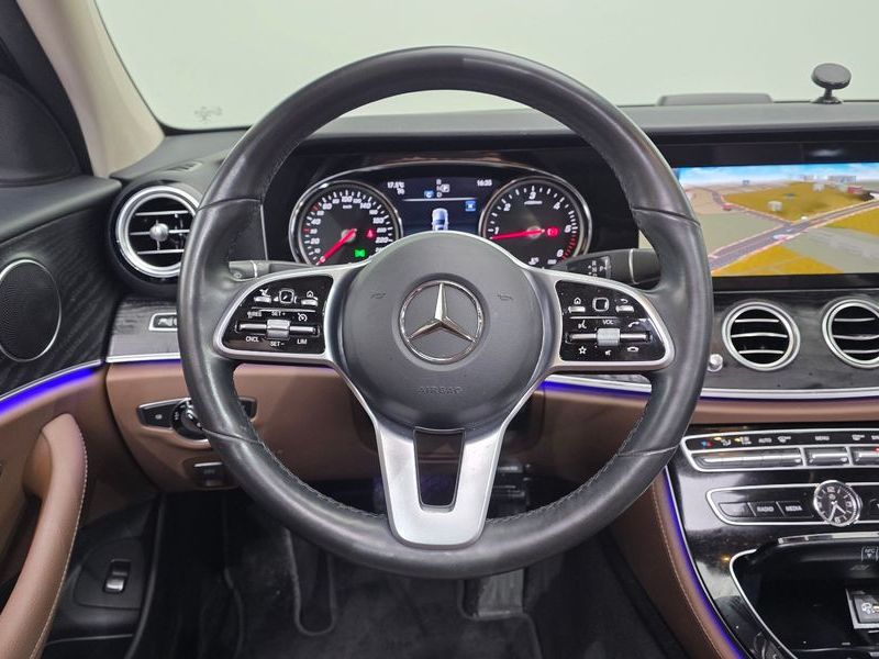 2019 Mercedes-Benz E-Class E220d Avantgarde photo 14