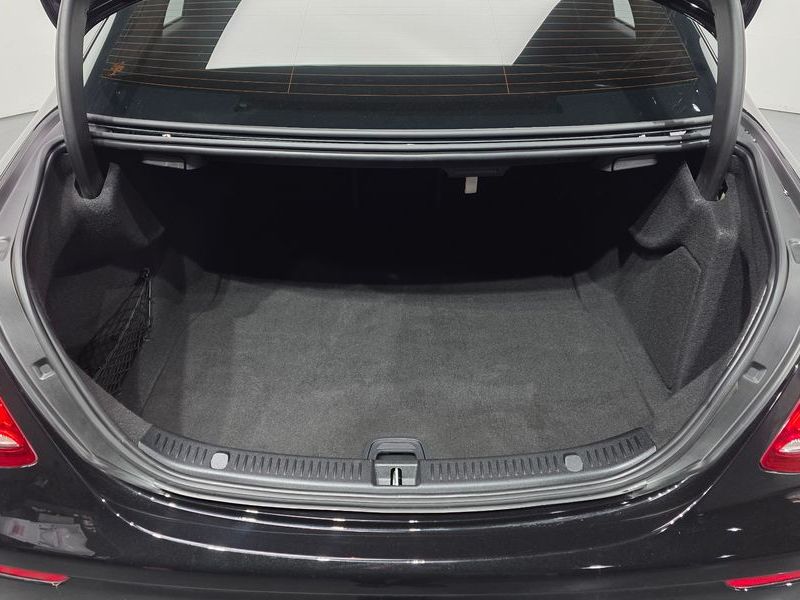 2019 Mercedes-Benz E-Class E220d Avantgarde photo 18