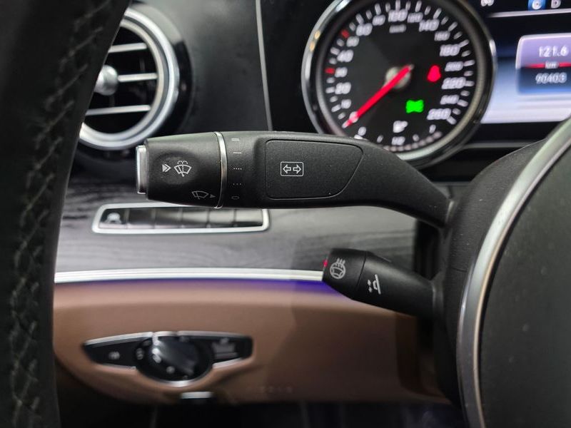 2019 Mercedes-Benz E-Class E220d Avantgarde photo 20