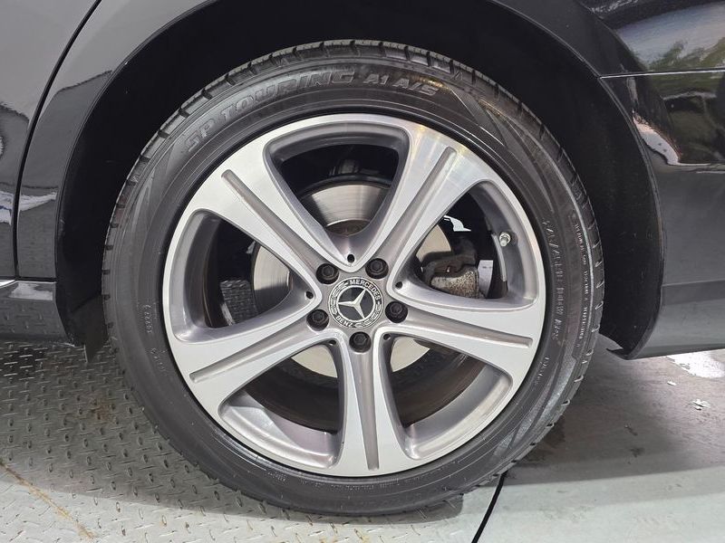 2019 Mercedes-Benz E-Class E220d Avantgarde photo 21