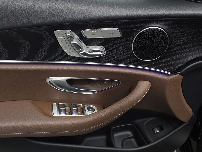 2019 Mercedes-Benz E-Class E220d Avantgarde photo 27