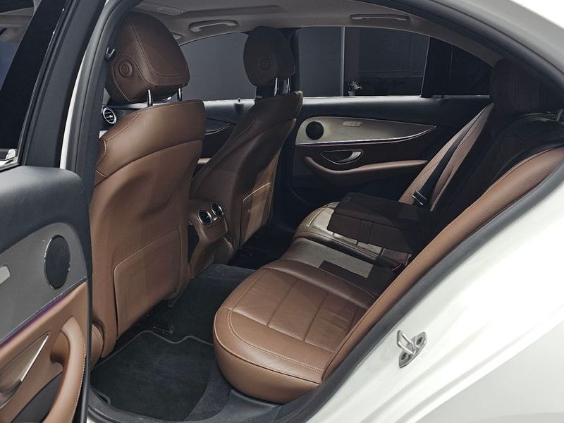 2019 Mercedes-Benz E-Class E300 Avantgarde photo 12