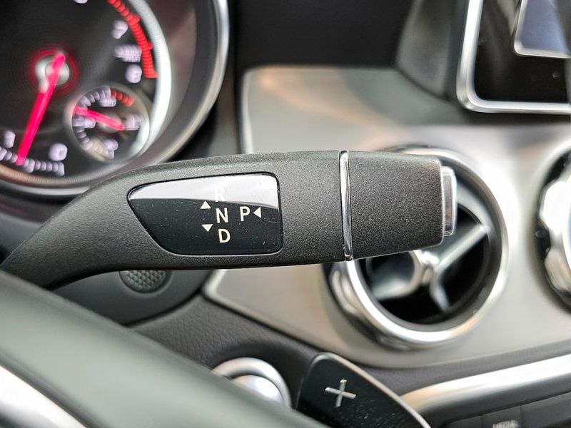 2019 Mercedes-Benz A-Class GLA220 Premium photo 9