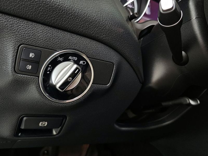 2019 Mercedes-Benz A-Class GLA220 Premium photo 18