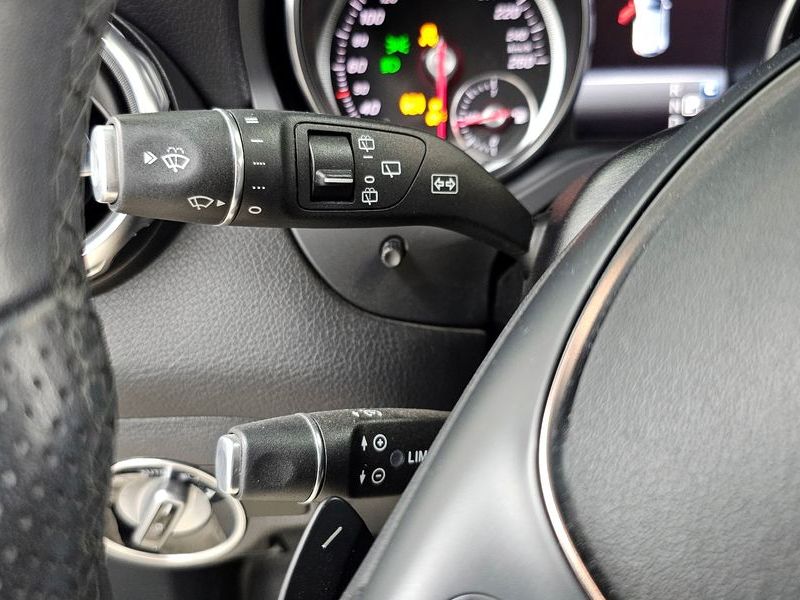 2019 Mercedes-Benz A-Class GLA220 Premium photo 19