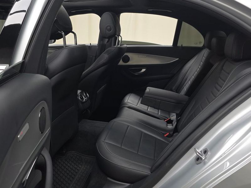 2019 Mercedes-Benz E-Class E300 Avantgarde photo 11