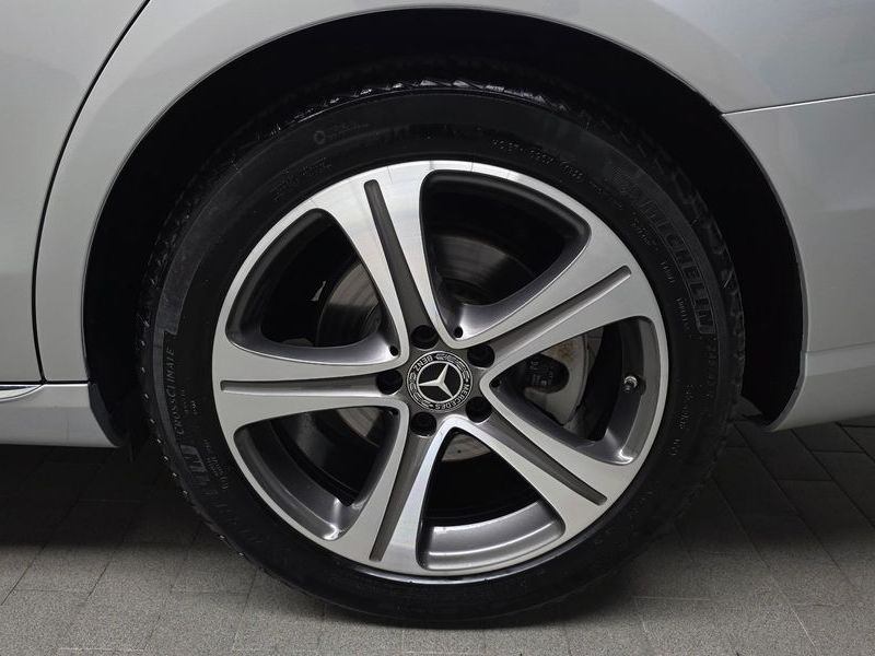 2019 Mercedes-Benz E-Class E300 Avantgarde photo 21